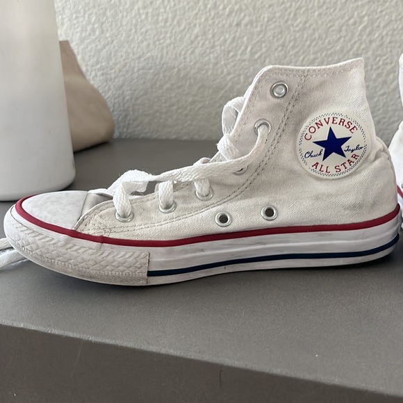 Converse - Picture 3 of 3